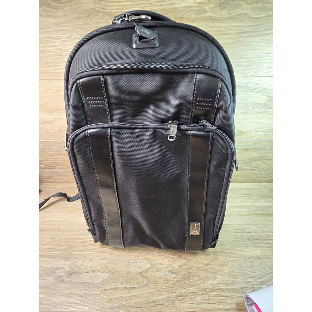 Travelpro Crew Executive Choice 2 Backpack Laptop RFID USB Excellent Condition